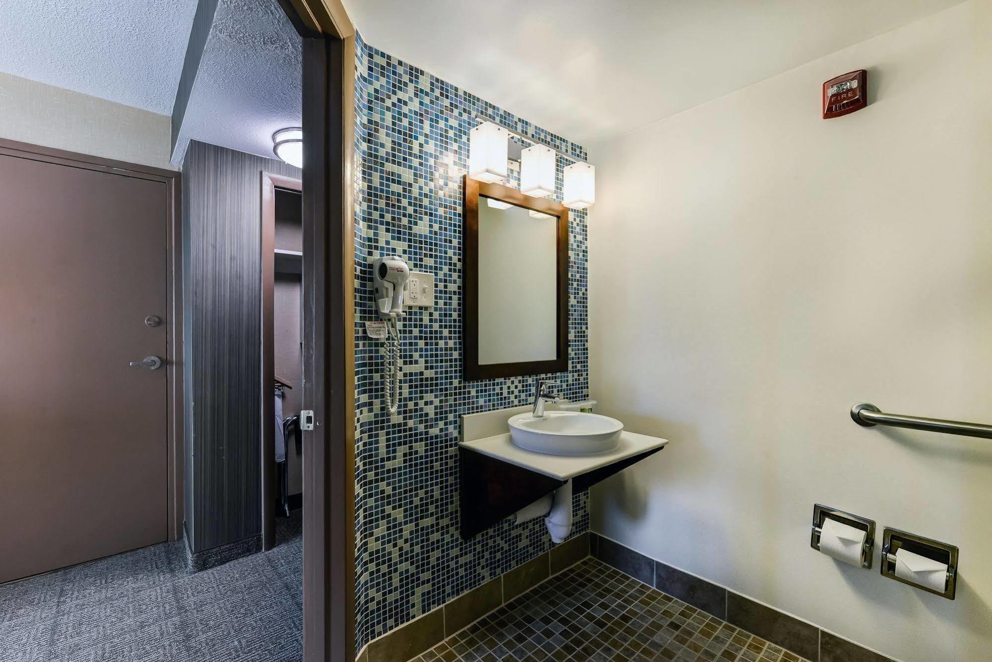 Holiday Inn Express Washington Dc Silver Spring By Ihg Exterior foto